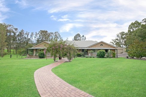16 Carramar Close, BRANDY HILL NSW 2324