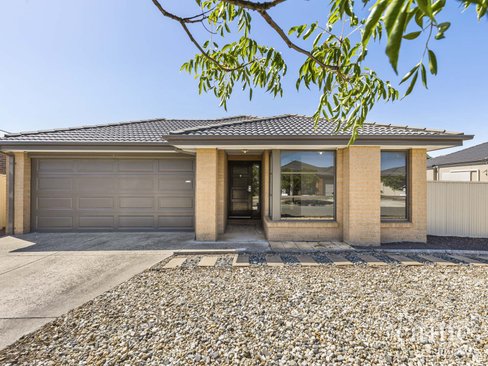 16 Chifley Drive Delacombe 3356