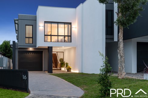 16 Cowland Avenue, EAST HILLS NSW 2213