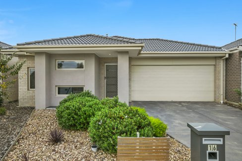 16 Creekward Drive, Armstrong Creek