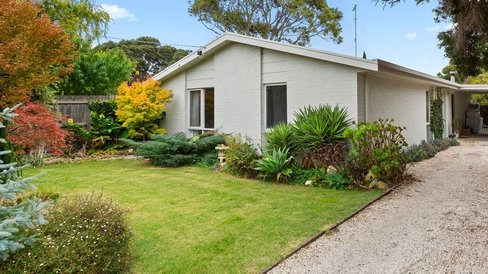 16 Cronulla Court  Barwon Heads 3227