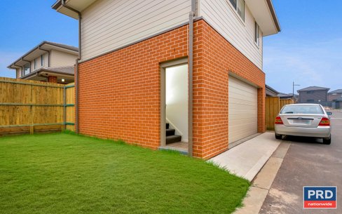 16 Damour La, BARDIA NSW 2565