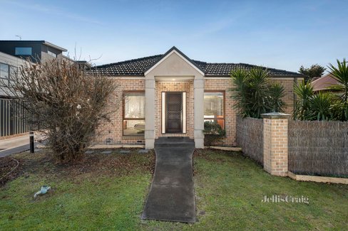 1 6 Deschamps Street Lilydale 3140