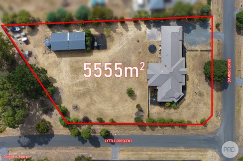 16 Diamond Drive, CARDIGAN VILLAGE VIC 3352