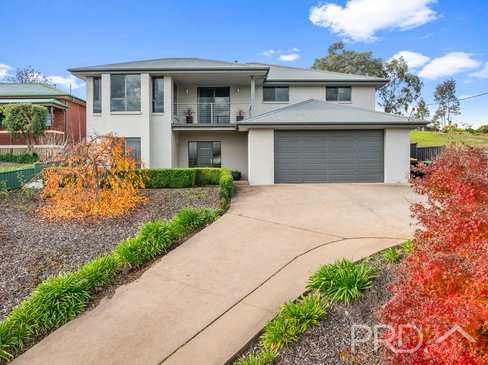 16 Elphick Street, TUMUT