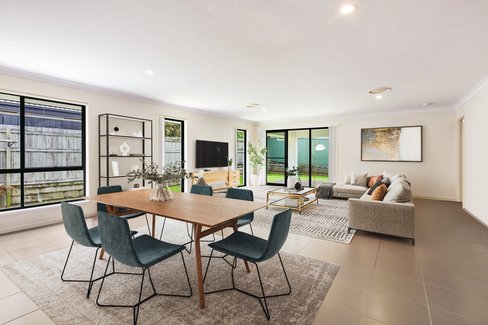 16 Fletcher Crescent, PACIFIC PINES QLD 4211