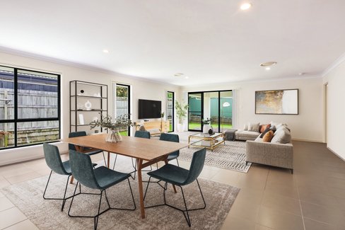 16 Fletcher Crescent, PACIFIC PINES QLD 4211