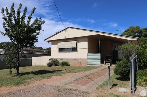 16 Gilbert Street, TUMBARUMBA NSW 2653