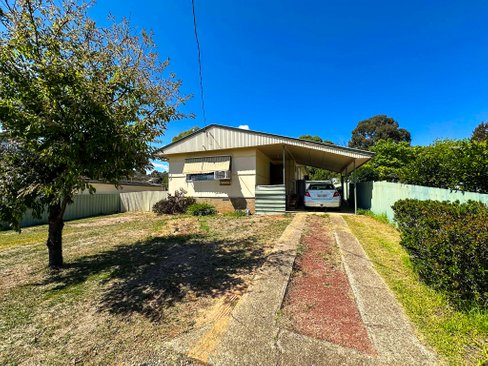 16 Gilbert Street, TUMBARUMBA NSW 2653