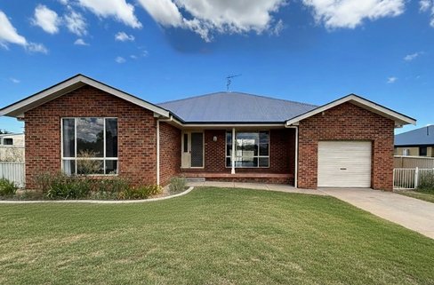 16 Glencoe Street, MANILLA NSW 2346