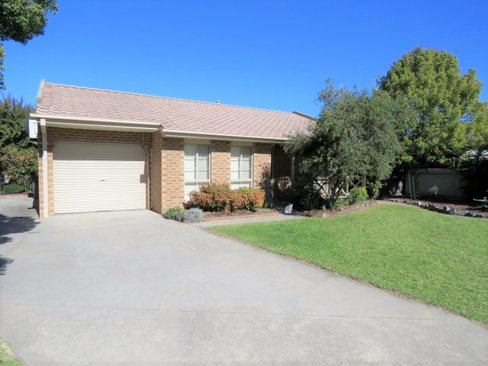 1/6 Graetz Court, LAVINGTON NSW 2641