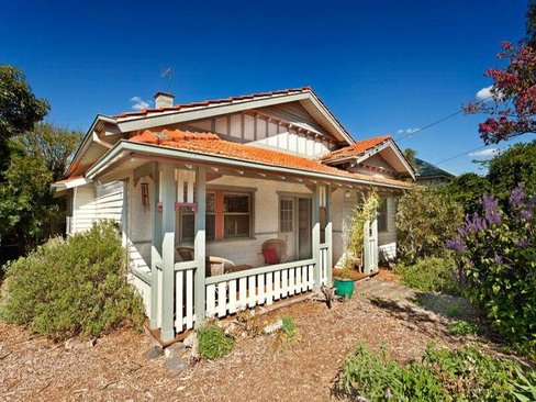 16 Hannaslea Street Box Hill 3128