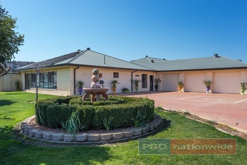 16 Henry Street, ADELONG NSW 2729