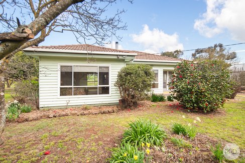 16 Hepburn Street, SMEATON VIC 3364