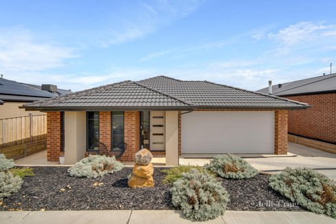 16 Invicta Drive Smythes Creek 3351