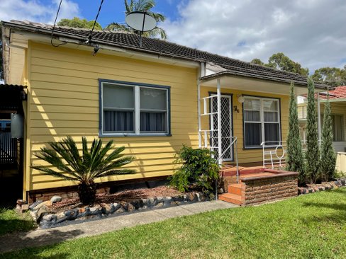 16 Iris Avenue, RIVERWOOD NSW 2210