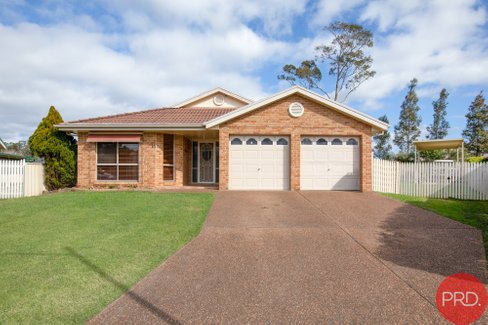 16 Jacaranda Close, ABERGLASSLYN NSW 2320