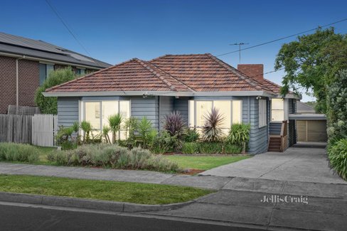 16 Jacqueline Road Mount Waverley 3149