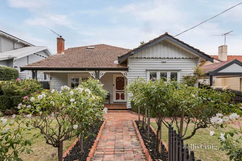 16 James Street Surrey Hills 3127