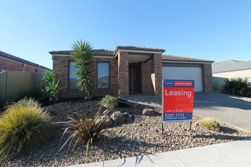 16 Keating Court, MINERS REST VIC 3352