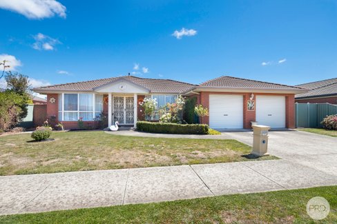 16 Lawrie Drive, ALFREDTON VIC 3350