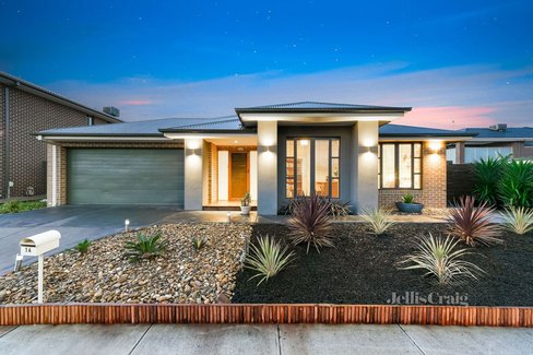 16 Len George Drive Keysborough 3173