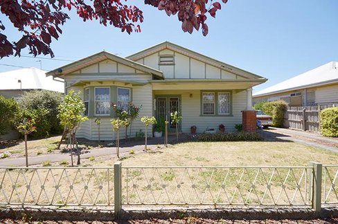 16 Linden Avenue Wendouree 3355