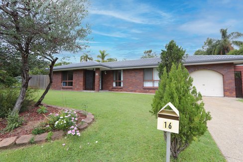 16 Lowanna Drive, ASHMORE QLD 4214