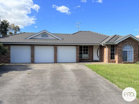 16 Lundie Street, BUNGENDORE NSW 2621