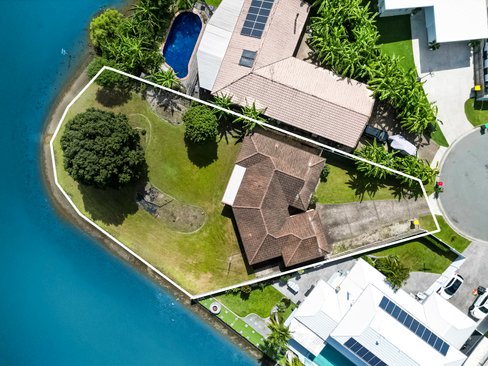 16 Mast Court, CURRUMBIN WATERS QLD 4223