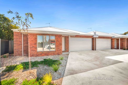 16 Miners Crescent Ballarat East 3350