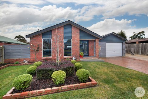 16 Mitchell Drive, CARDIGAN VILLAGE VIC 3352