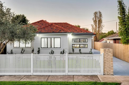 16 Moss Court Glenroy 3046