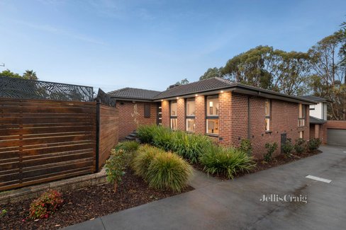 16 Nambour Drive Mooroolbark 3138