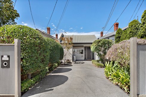 16 Ngarveno Street Moonee Ponds 3039