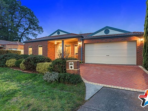 16 Nickson Close Bayswater North 3153