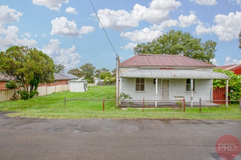 16 North Street, GRETA NSW 2334