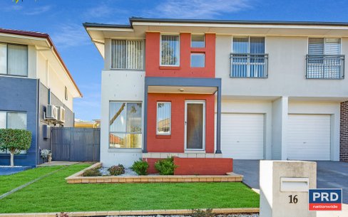 16 Northampton Drive, GLENFIELD NSW 2167