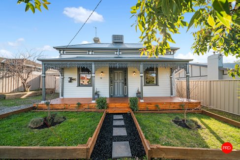 16 Parsonage Grove, EAGLEHAWK VIC 3556