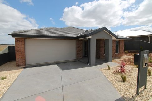 16 Pengelly Road, Lucas VIC 3350