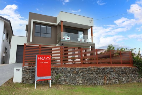 16 Petra Street, SOUTHPORT QLD 4215