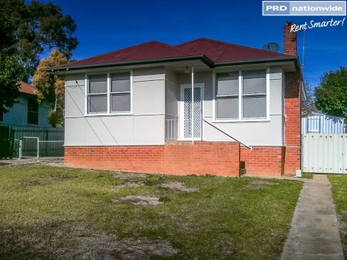 16 Phillip Ave, MOUNT AUSTIN NSW 2650