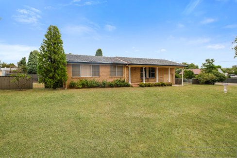 16 Queen Street, BRANXTON NSW 2335