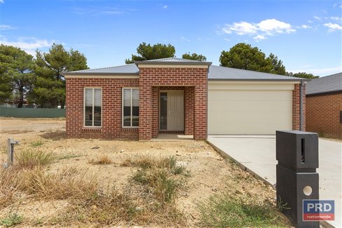 16 Rheola Drive, WHITE HILLS VIC 3550