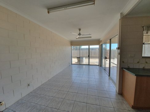 1/6 Robert Street, PROSERPINE QLD 4800