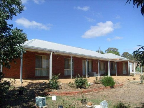 16 Ross Drive Castlemaine 3450