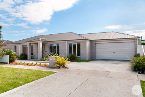1/6 Ruby Close, DELACOMBE VIC 3356