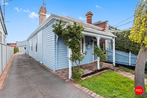 16 Russell Street, QUARRY HILL VIC 3550