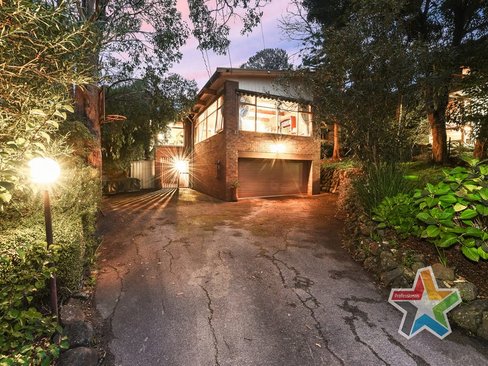 16 Ruthven Way Ringwood East 3135