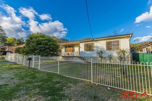 16 Sapphire Crescent, TAMWORTH NSW 2340